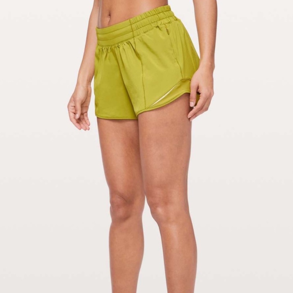 Lululemon Hotty Hot Short 2”